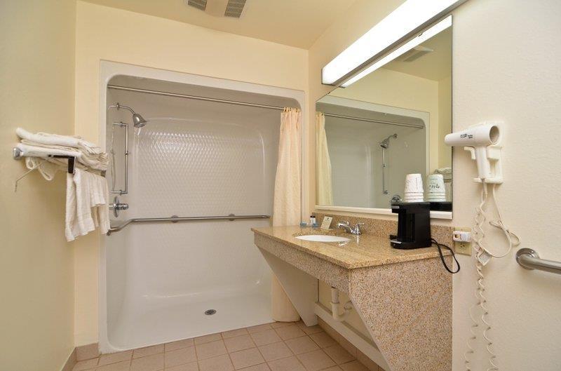 Best Western Regency Inn & Suites Gonzales Room photo