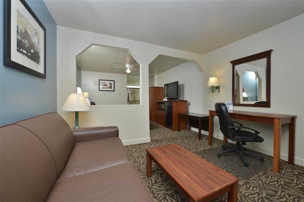 Best Western Regency Inn & Suites Gonzales Room photo